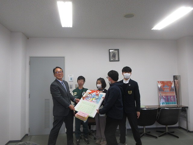 カレンダー贈呈式3