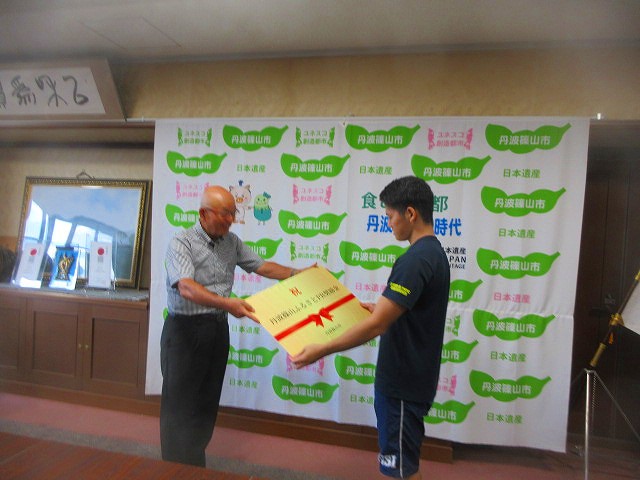 PR奨励金山本選手3
