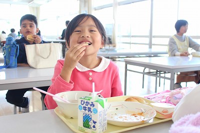 給食試食8