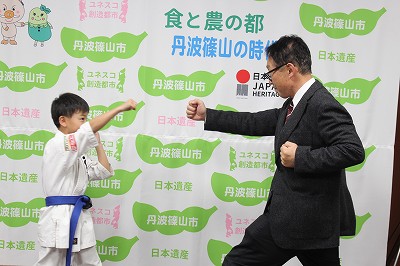 ふるさと奨学金空手4