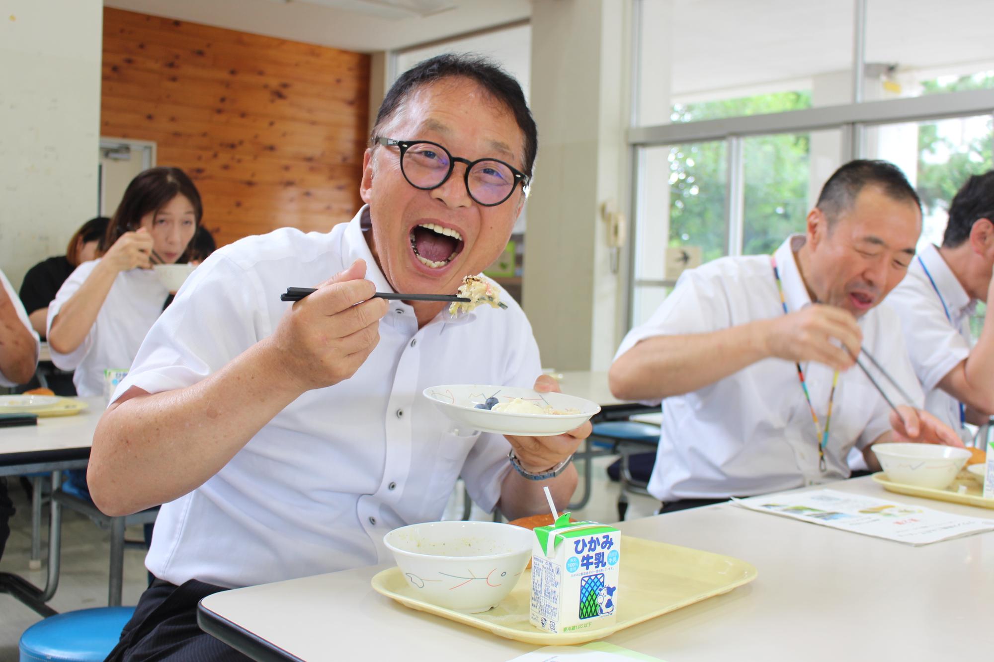 給食試食会16