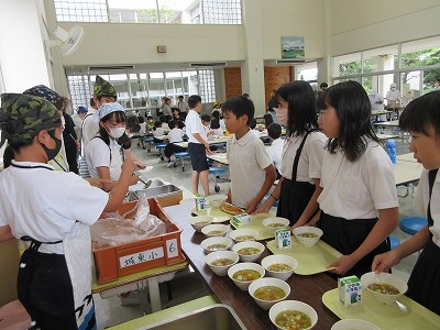 給食試食会2