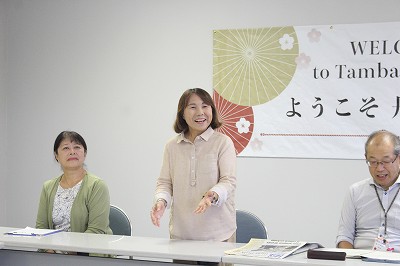 ワラワラ訪問団1