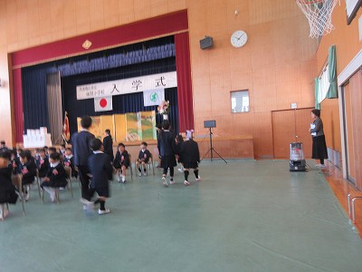 味間小学校入学式3