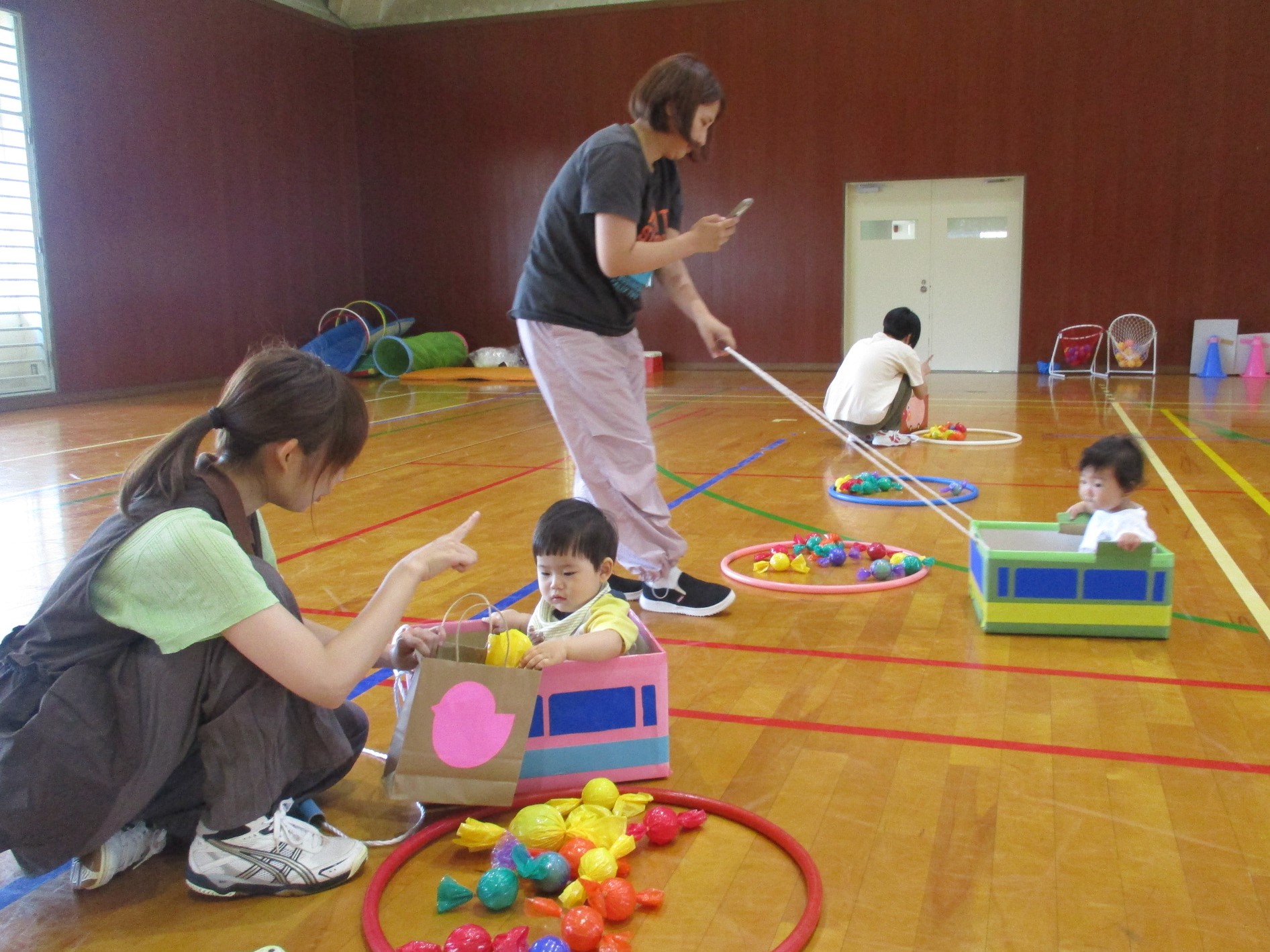 【電車に乗って行くと、キャンディをもらえたよ！】