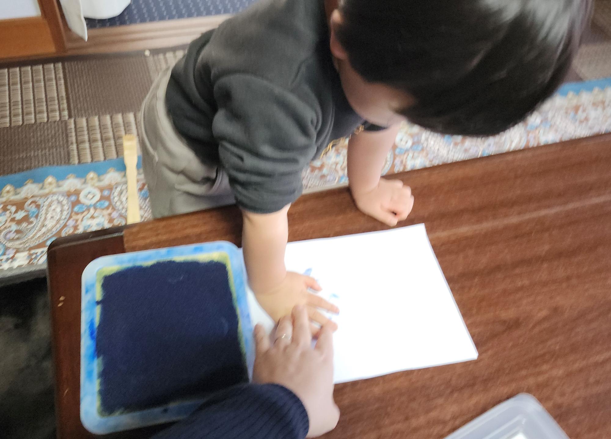 【ペッタンしてみよう♪】