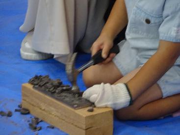 化石発掘体験の様子