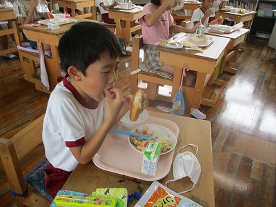 給食4