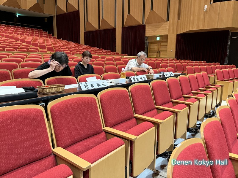 オーディション審査員