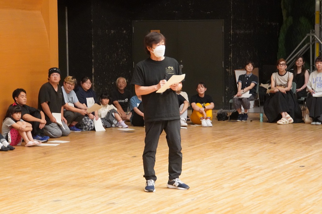 丹波篠山市民ミュージカル 出演者・スタッフ初顔合わせの会で松本先生のワークショップ