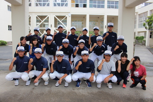 篠山鳳鳴高校軟式野球部の集合写真