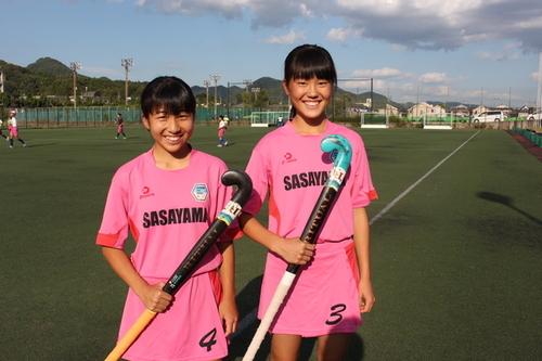 ジュニアユース（U-16）日本代表選手に選ばれた林洵菜さん（左）と團野亜耶さんの写真