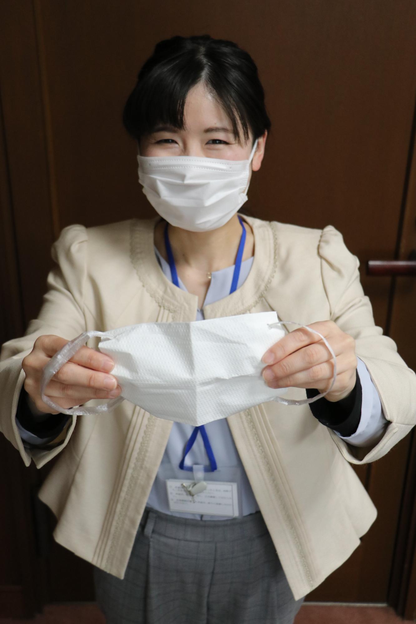 完成したペーパータオルのマスクの写真