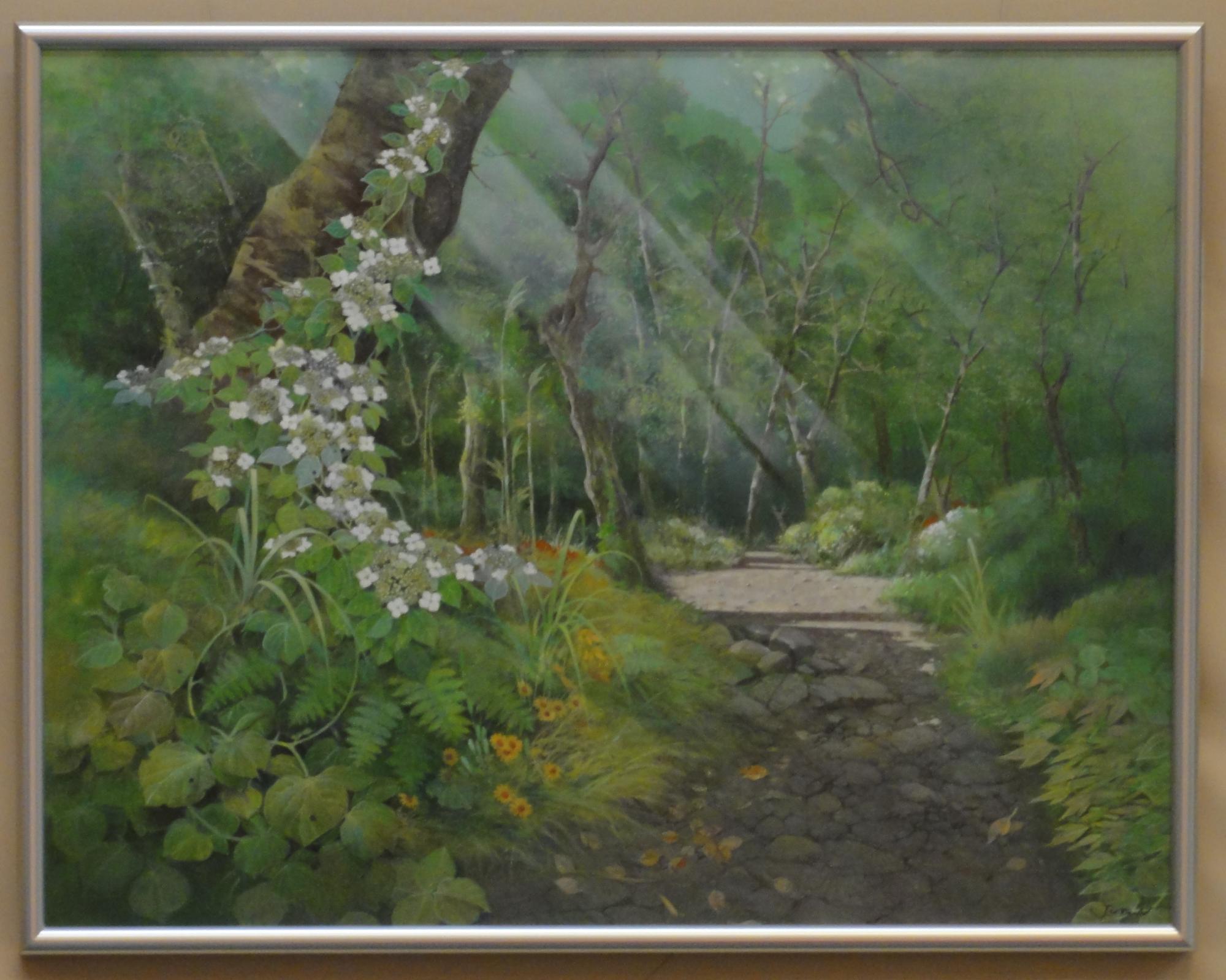 絵画。森の中の一本道。草木が生い茂っていて、かすかに光が差し込んでいる。