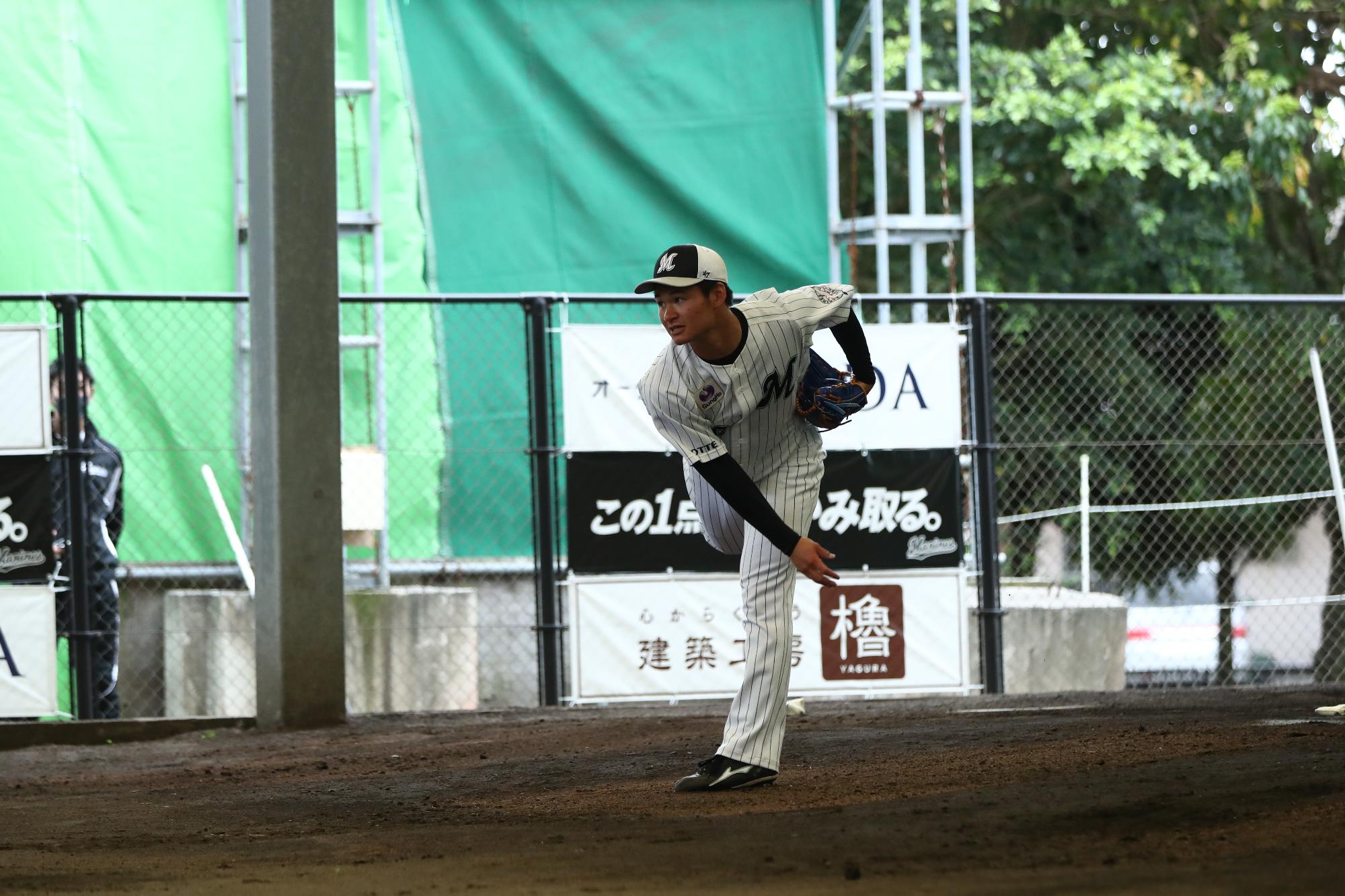 中森投手の投球練習。