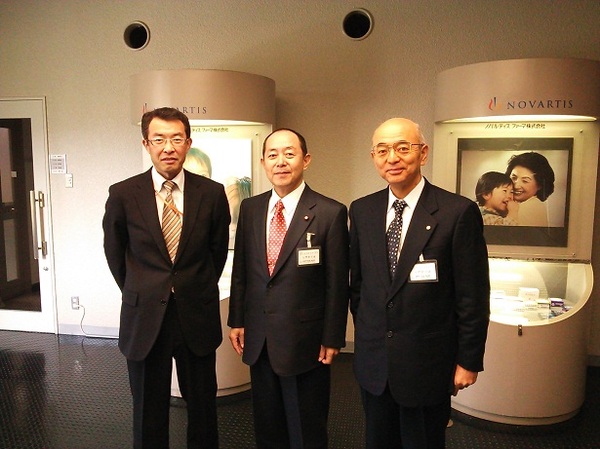 青木グループマネージャーと3人でとった記念写真