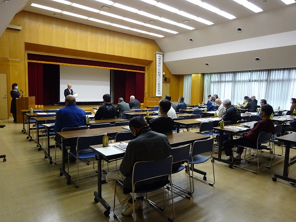 会議室左後方からフォーラム全体の様子を写している