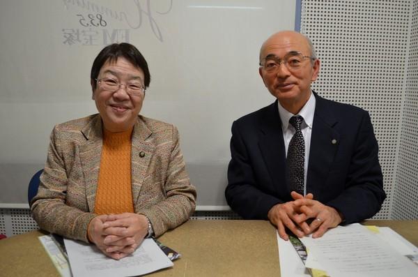 宝塚の中川智子市長と市長がラジオの部屋で一緒に記念撮影写真