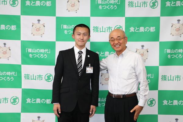 前中 裕太さんと市長とのツーショット写真
