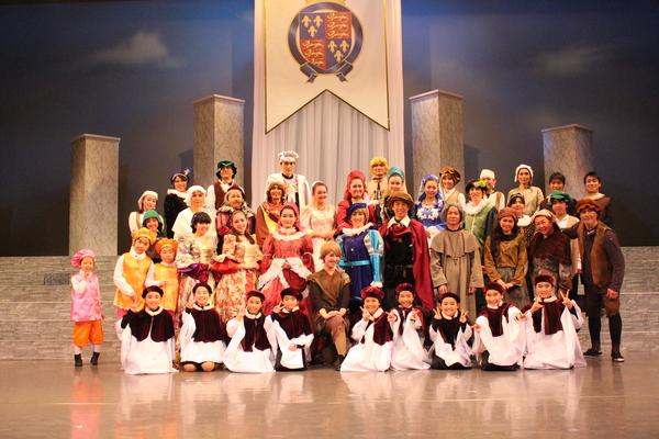 市民ミュージカルに出演された方々の集合写真