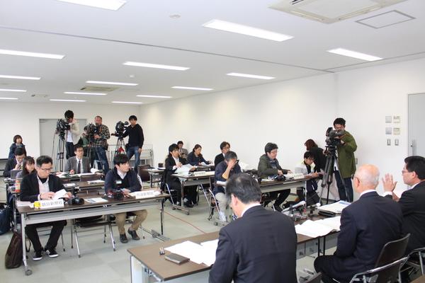 記者発表の様子の写真