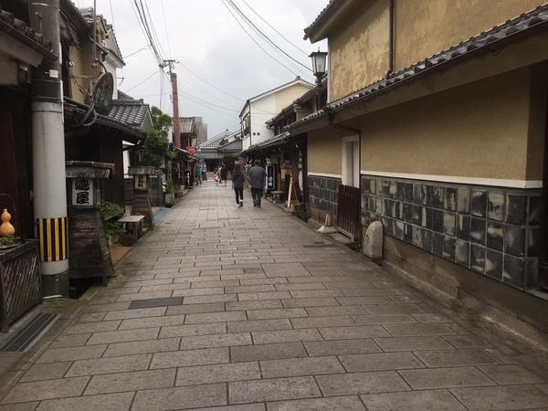 レトロな街並みの写真