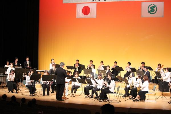 吹奏楽団の演奏の様子の写真