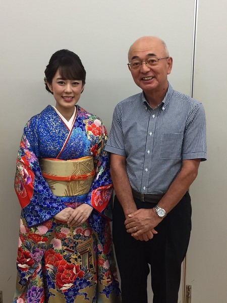 市長と丘みどりさんの記念撮影