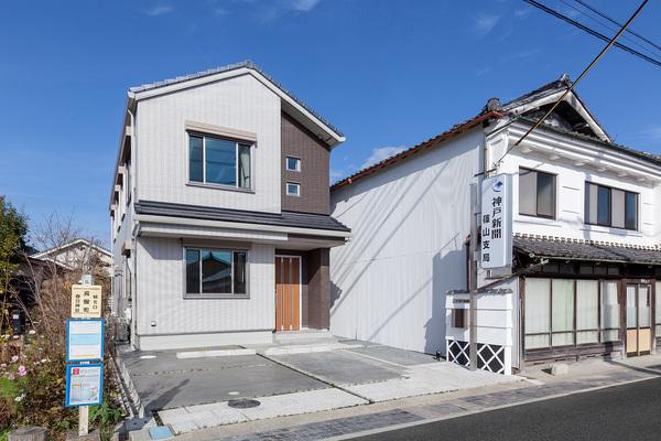 局舎完成した、神戸新聞篠山支局の外観写真