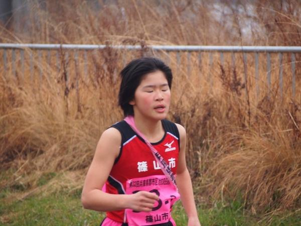三区の、赤井さんが目を閉じた瞬間を写された走っている写真
