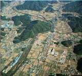 1980年に上空から撮られた日置地区の写真。