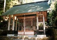 八幡神社の社の写真