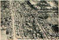 1953年に上空から撮られた当時の篠山町の写真。