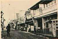 当時の篠山市街写真。沢山のお店が並んでいる。
