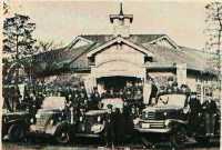 1955年役場前に集合した篠山消防団の写真