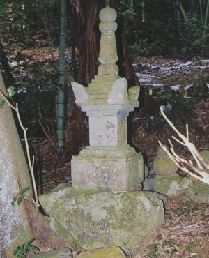 小野宝篋印塔の写真