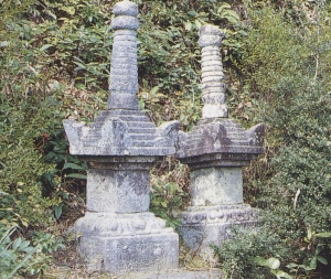 東木之部宝篋印塔の写真