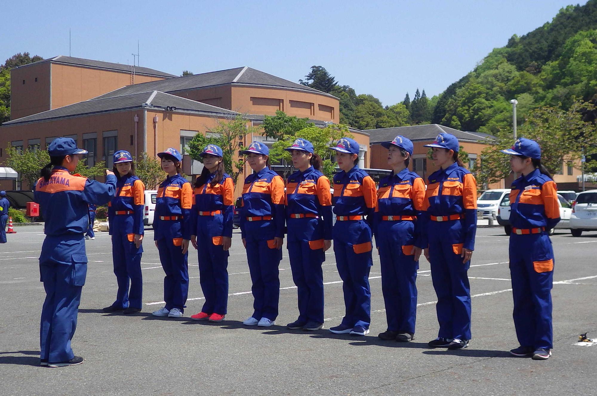 jyoseidanin_seiretsu